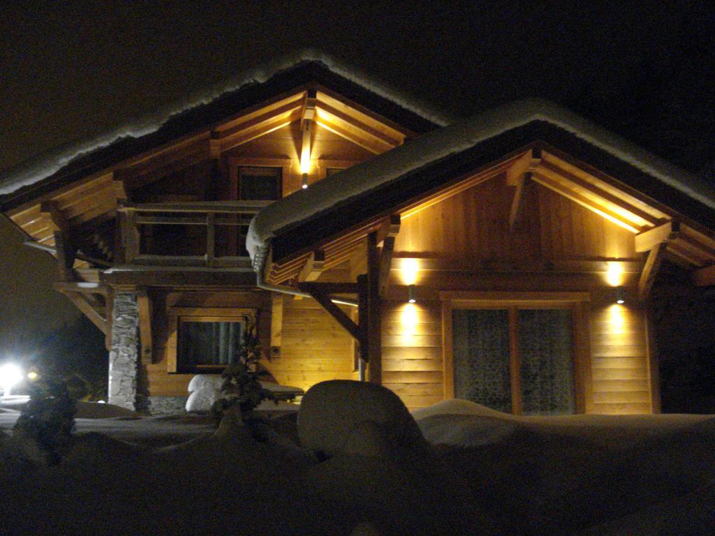 Les Chalets Des Chatelmines ลาแบรส ภายนอก รูปภาพ